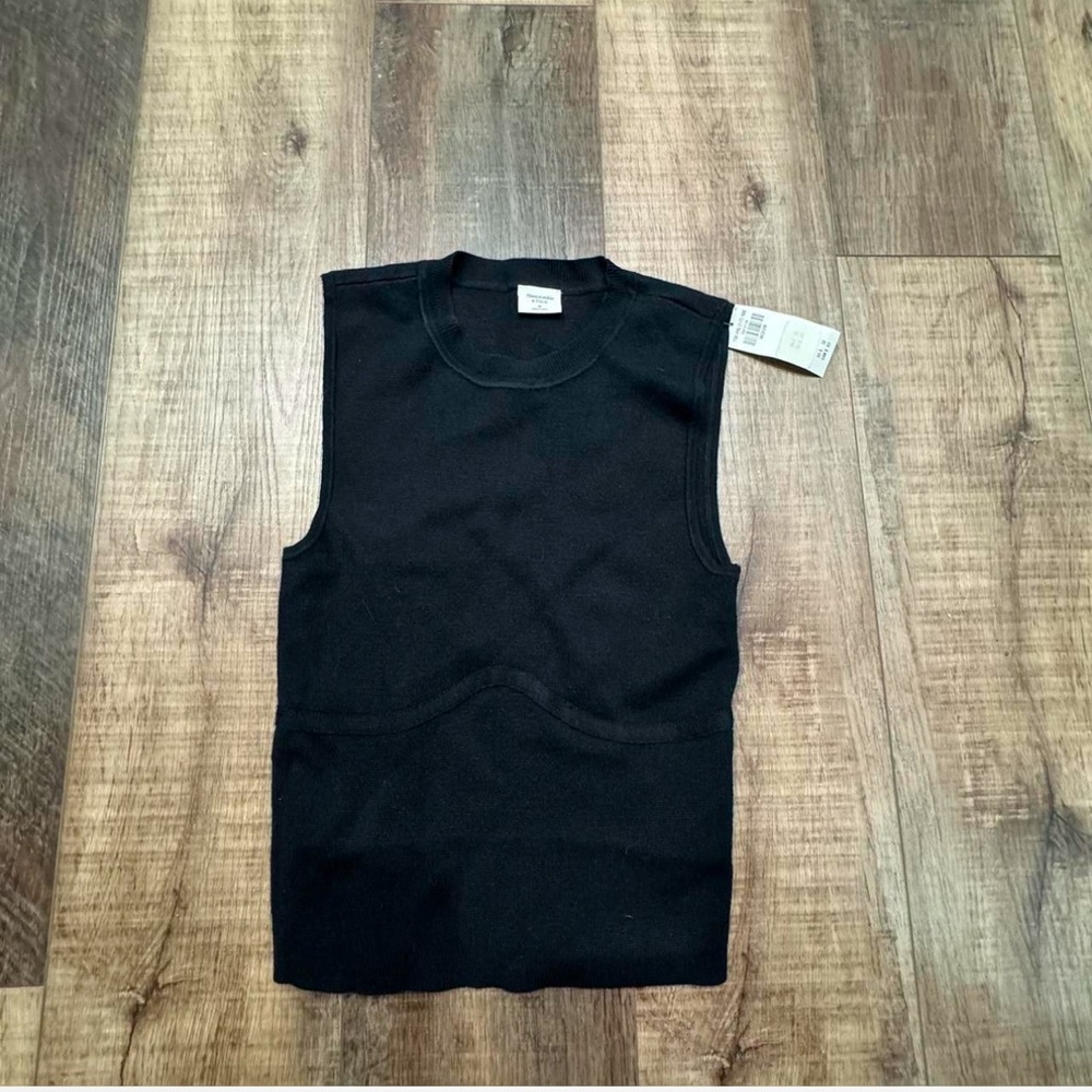 Abercrombie and fitch women top